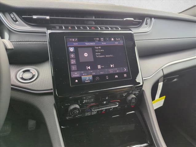 New 2025 Jeep Grand Cherokee Altitude image 13