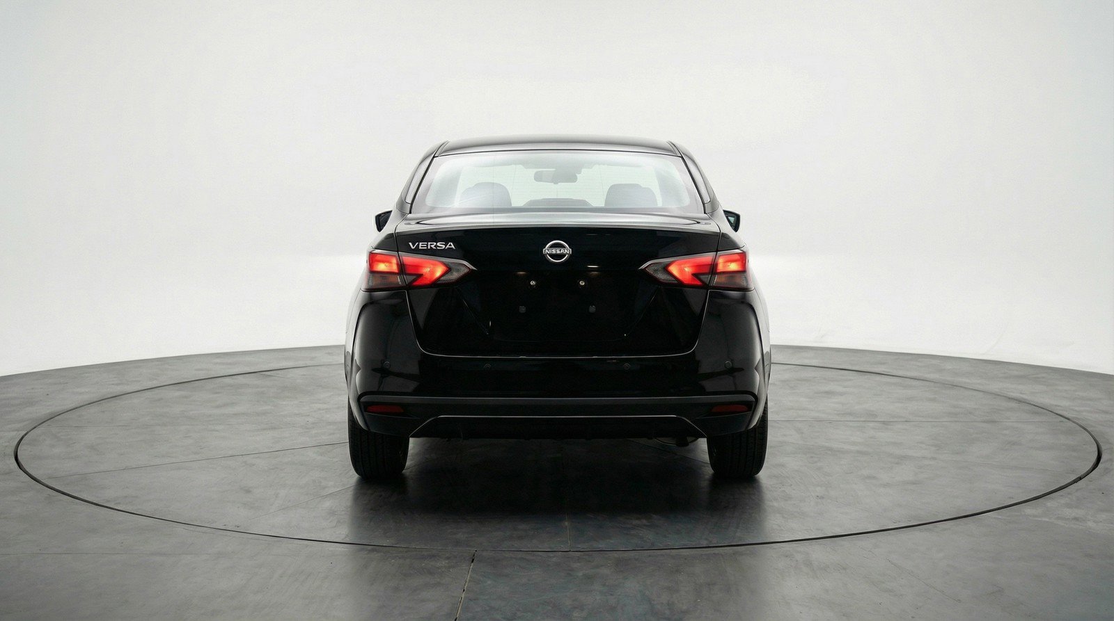 Used 2025 Nissan Versa SV image 7