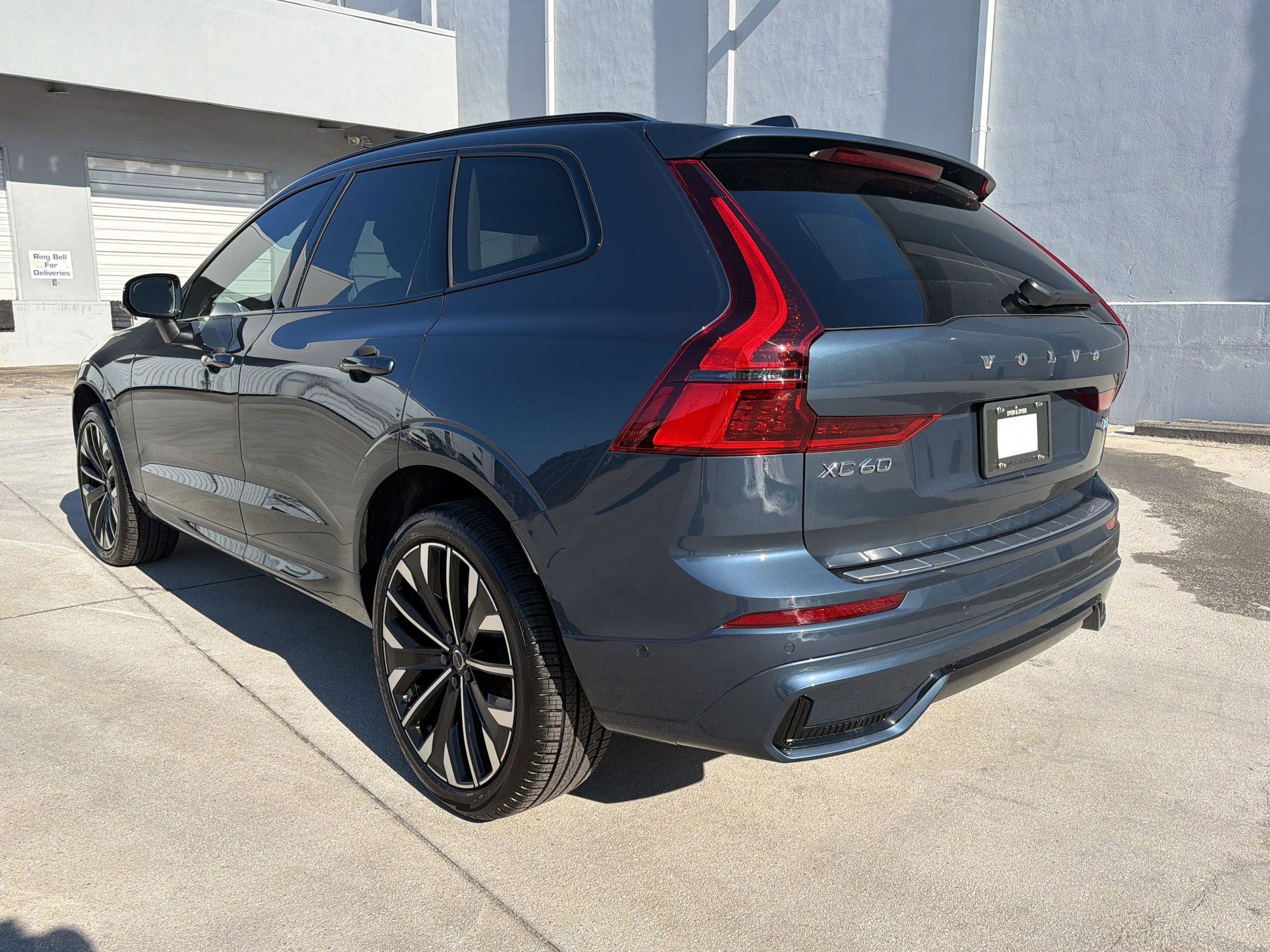 New 2026 Volvo XC60 B5 Ultra w/ Protection Package Premier AWD/4WD image 3