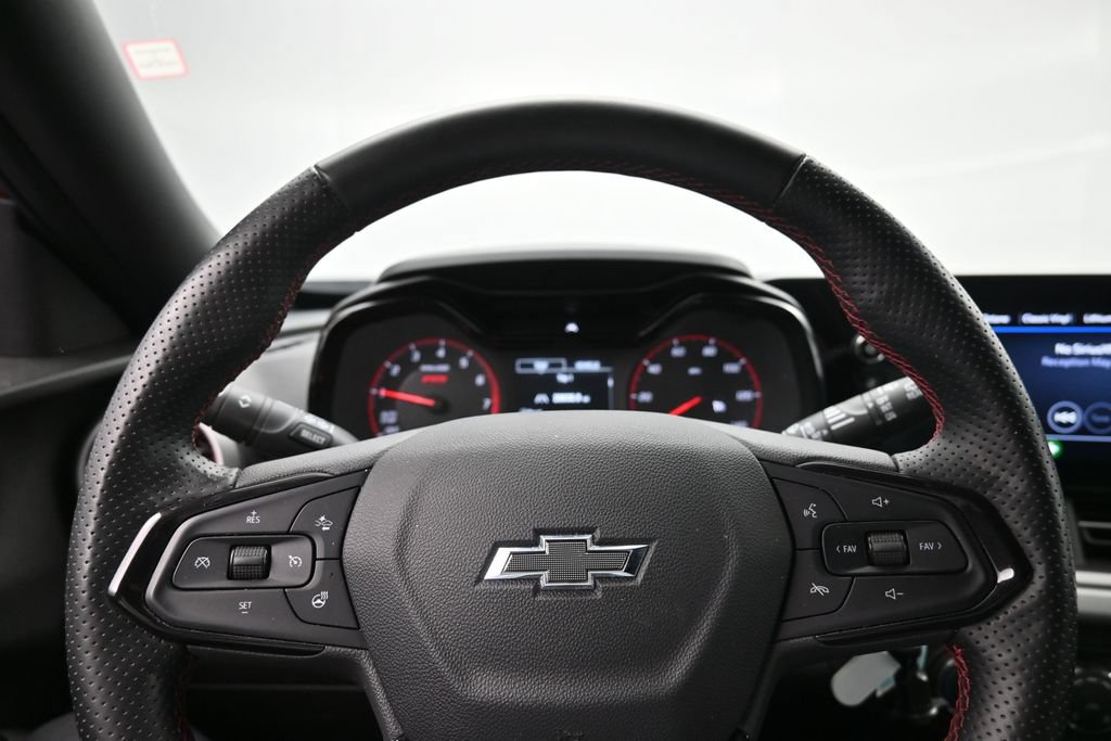 Used 2024 Chevrolet Trax RS FWD image 12