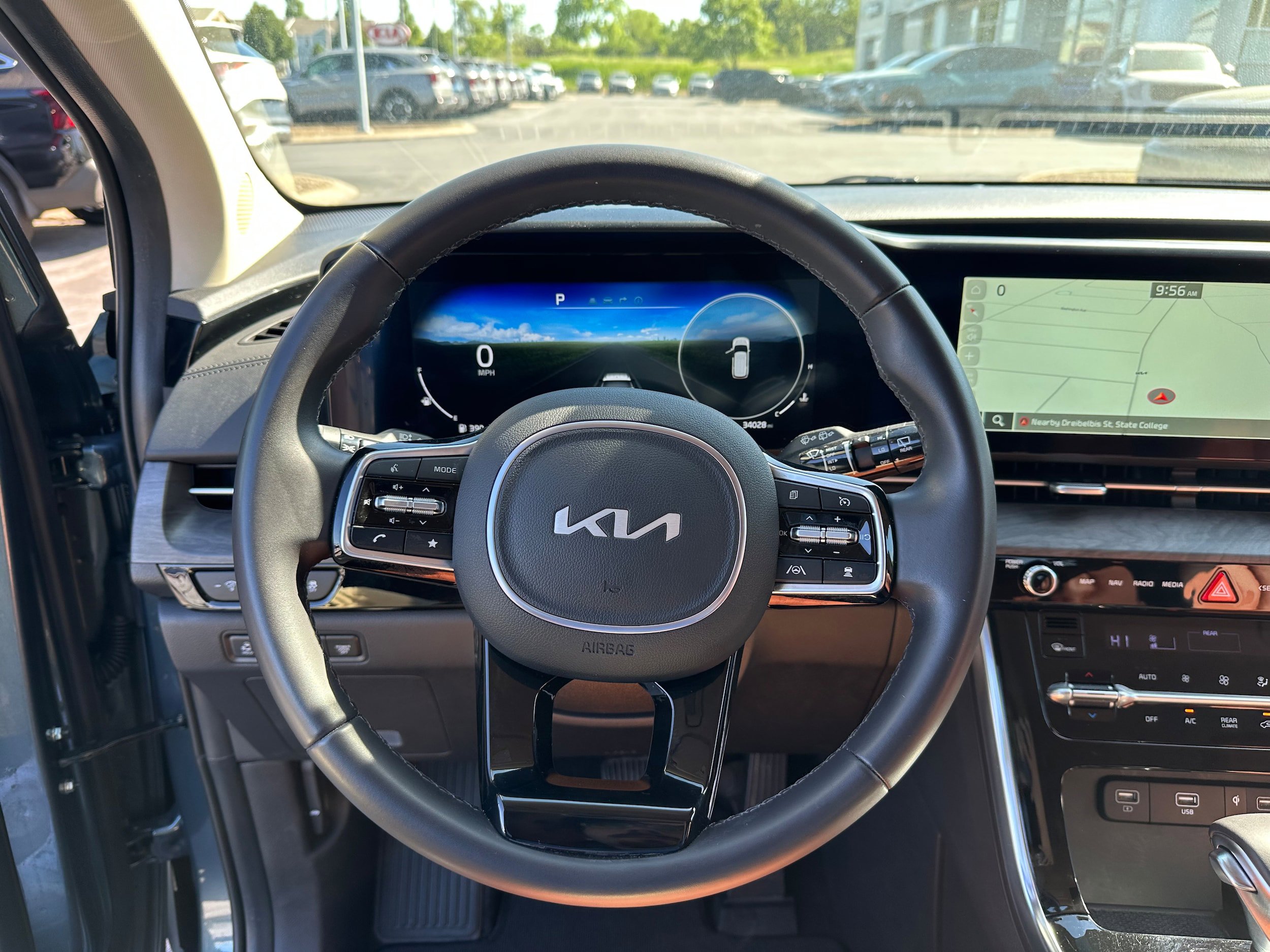 Used 2024 Kia Carnival SX FWD image 34