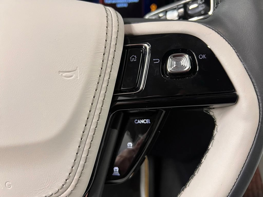 Used 2026 Lincoln Aviator Reserve AWD/4WD image 17