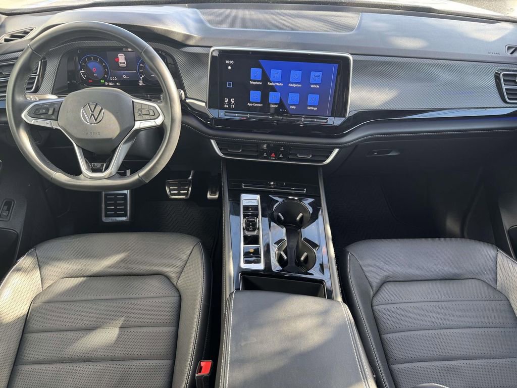 Used 2024 Volkswagen Atlas Cross Sport SEL R-Line image 12