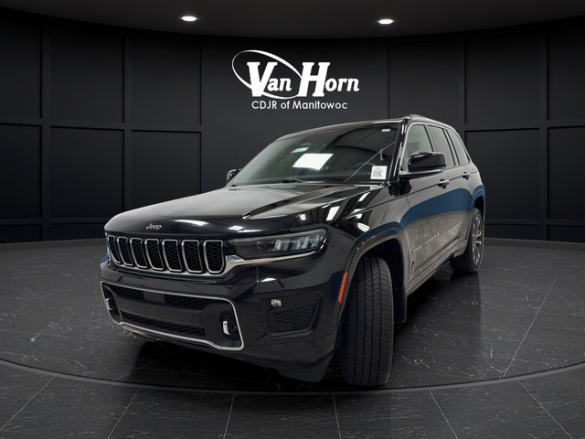 Used 2022 Jeep Grand Cherokee Overland w/ Luxury Tech Group IV AWD/4WD image 3