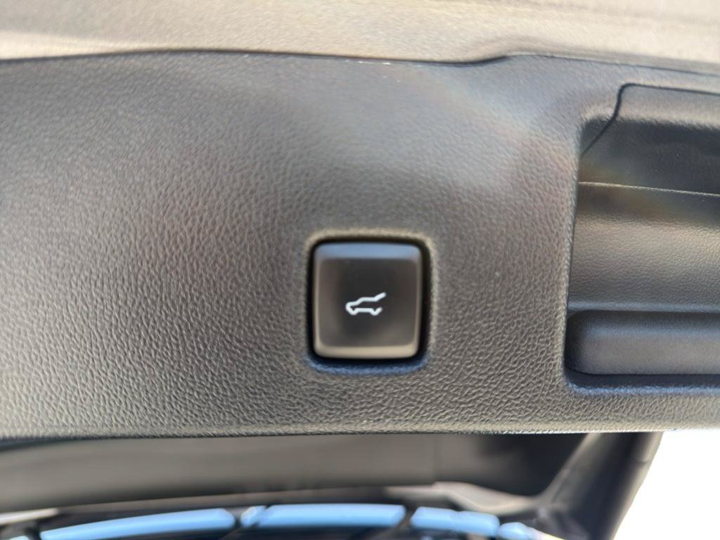 Used 2021 Ford Escape Titanium w/ Titanium Elite Package AWD/4WD image 8