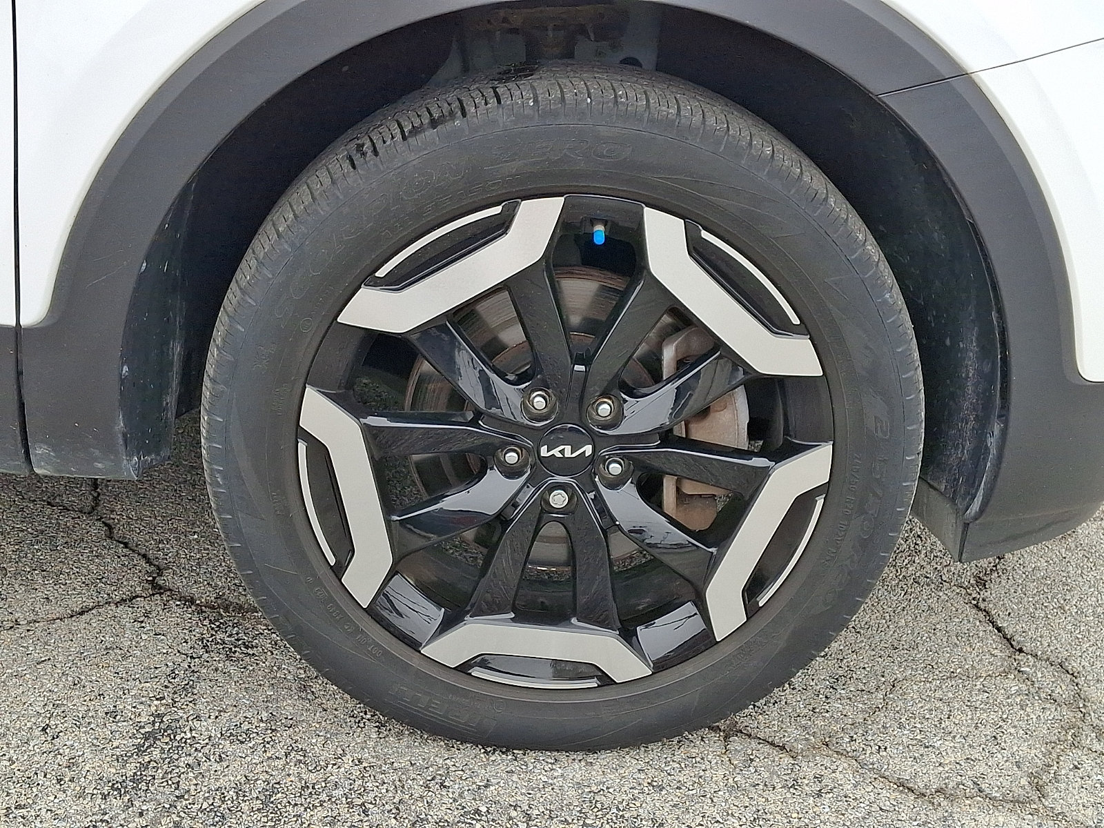 Certified 2024 Kia Telluride S w/ S Sunroof Package AWD/4WD image 8