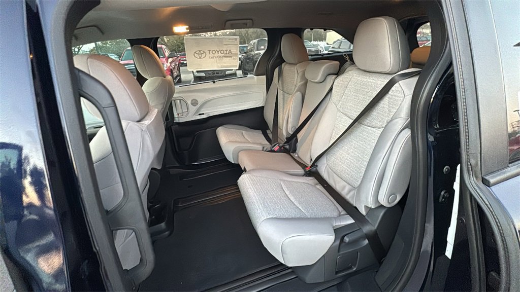 New 2026 Toyota Sienna LE image 21