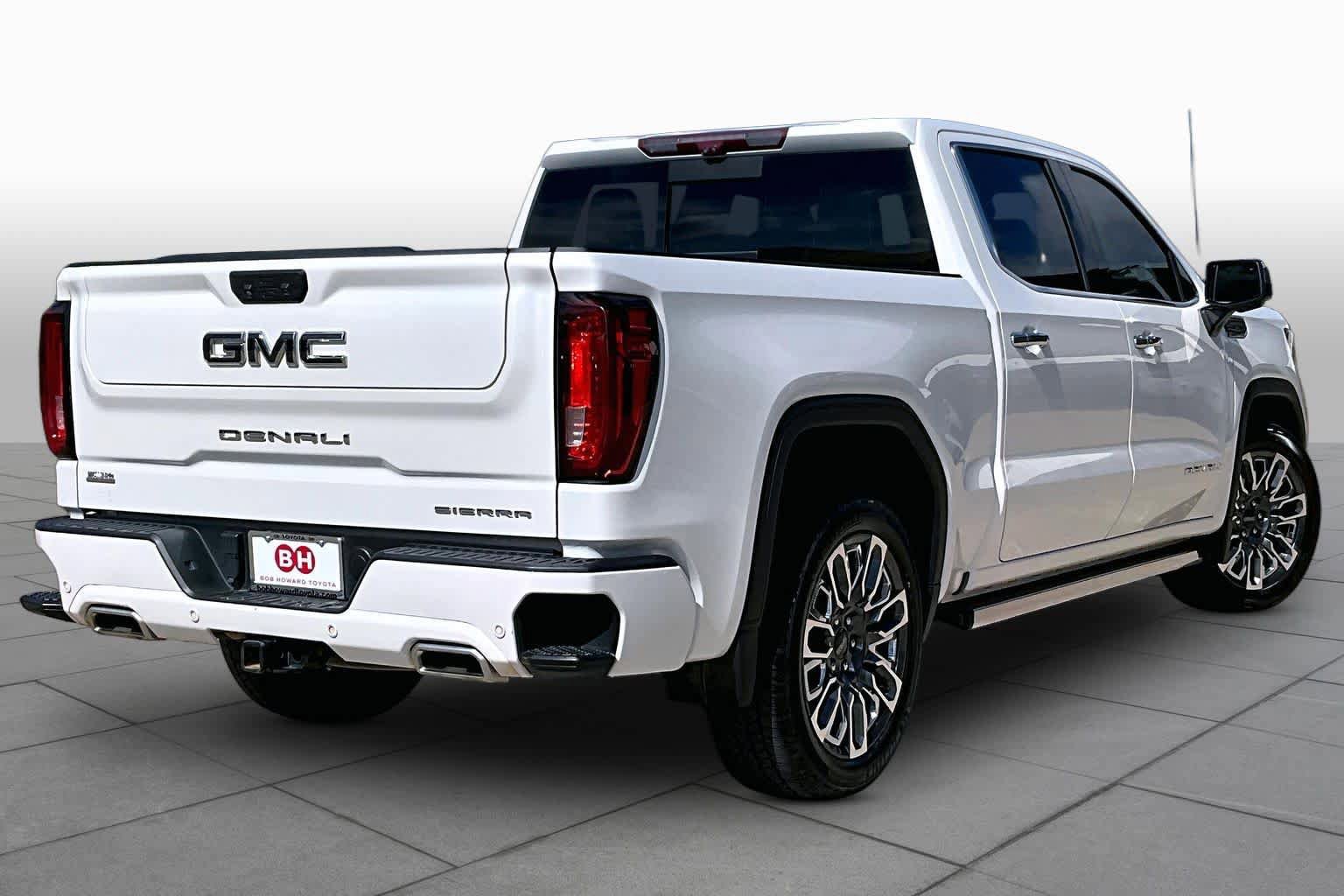 Used 2023 GMC Sierra 1500 Denali Ultimate AWD/4WD image 13
