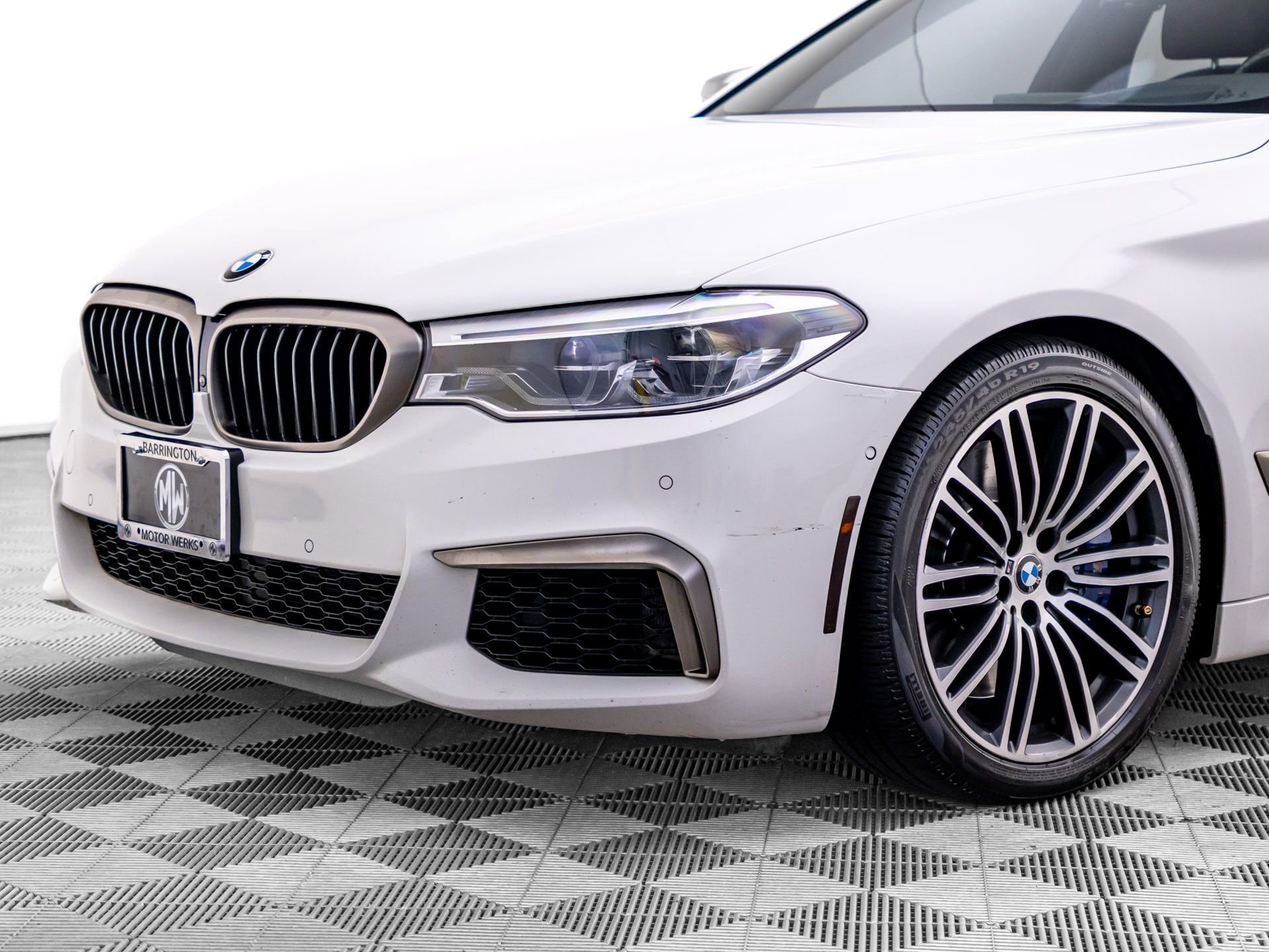 Used 2019 BMW M550i xDrive image 38