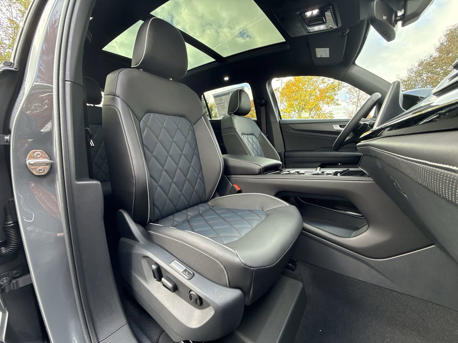 New 2026 Volkswagen Atlas Cross Sport SEL Premium R-Line image 26