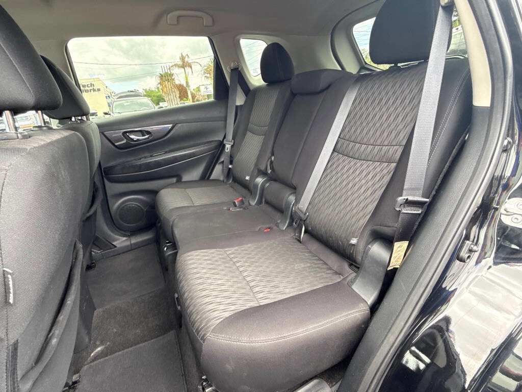 Used 2019 Nissan Rogue S w/ Special Edition Package FWD image 24