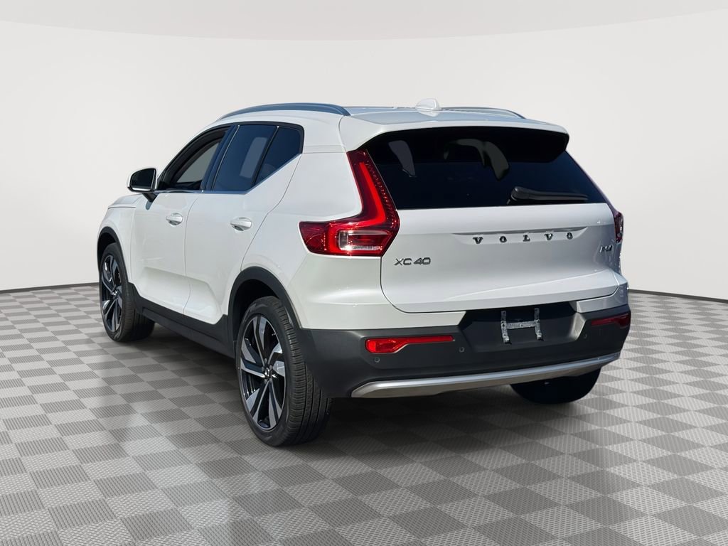 Used 2023 Volvo XC40 B5 Ultimate w/ Climate Package image 5
