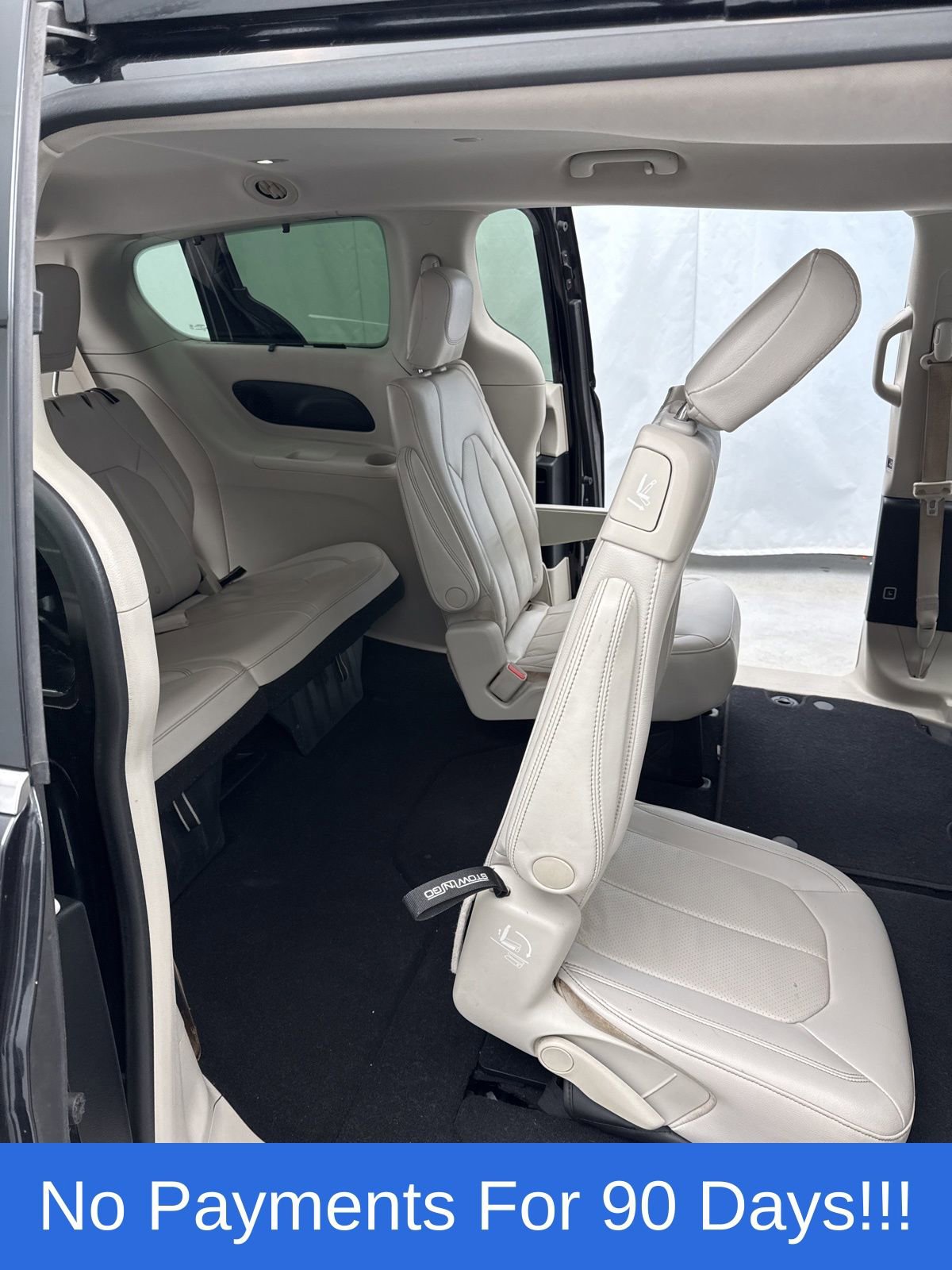 Used 2017 Chrysler Pacifica Touring-L Plus w/ Tire & Wheel Group image 40