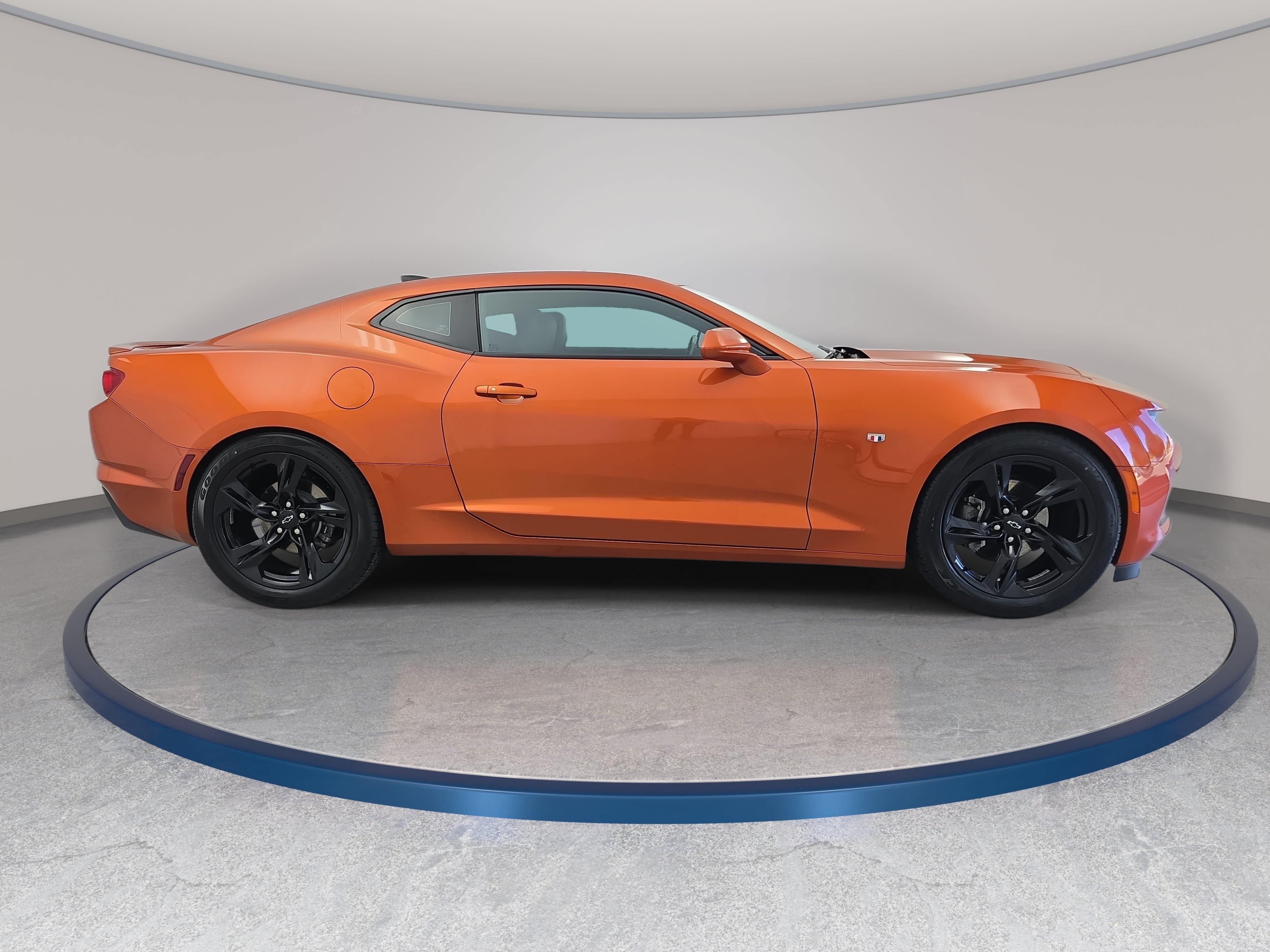 Used 2023 Chevrolet Camaro LT w/ Technology Package RWD image 4