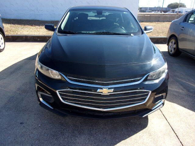 Used 2017 Chevrolet Malibu LT image 2