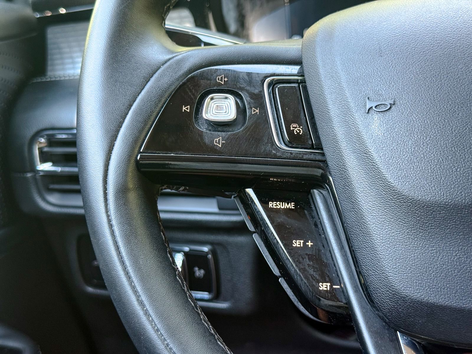 Used 2023 Lincoln Corsair AWD w/ Equipment Group 101A image 37