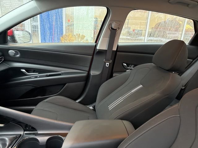 Used 2023 Hyundai Elantra SEL w/ Convenience Package image 20