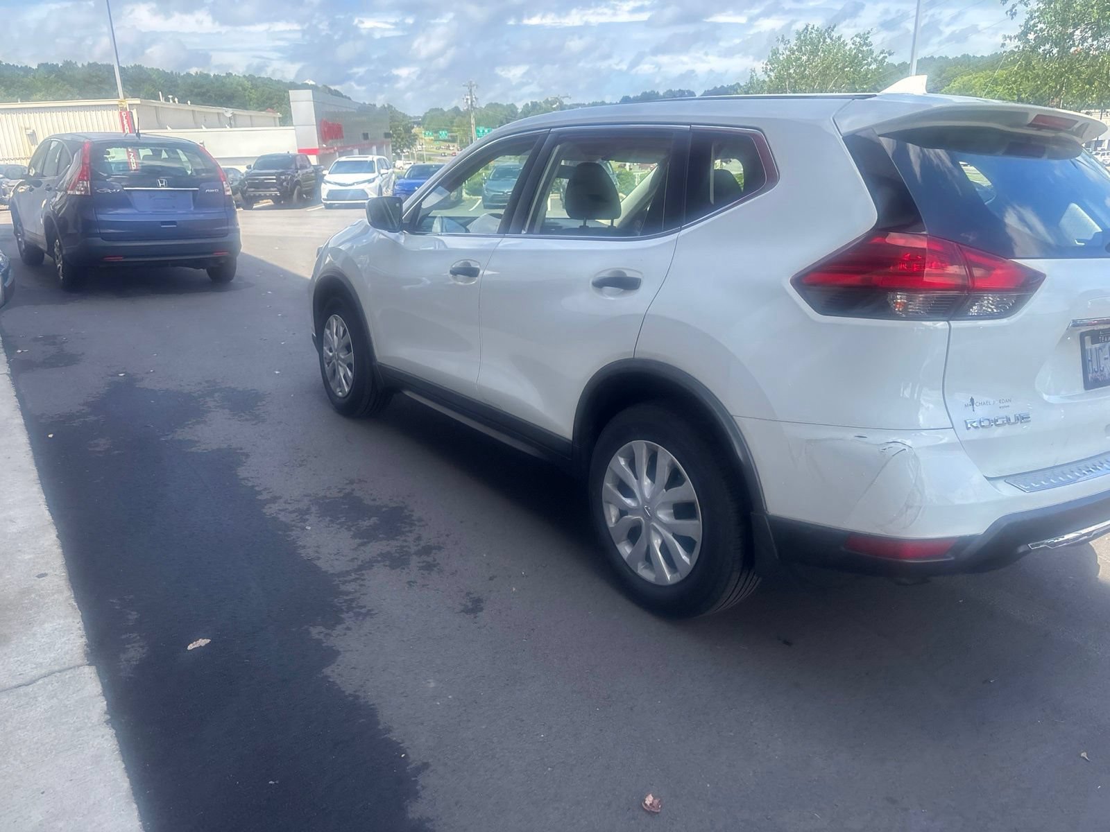 Used 2017 Nissan Rogue S AWD/4WD image 15