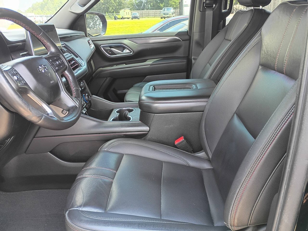Used 2022 Chevrolet Suburban RST w/ Luxury Package RWD image 9