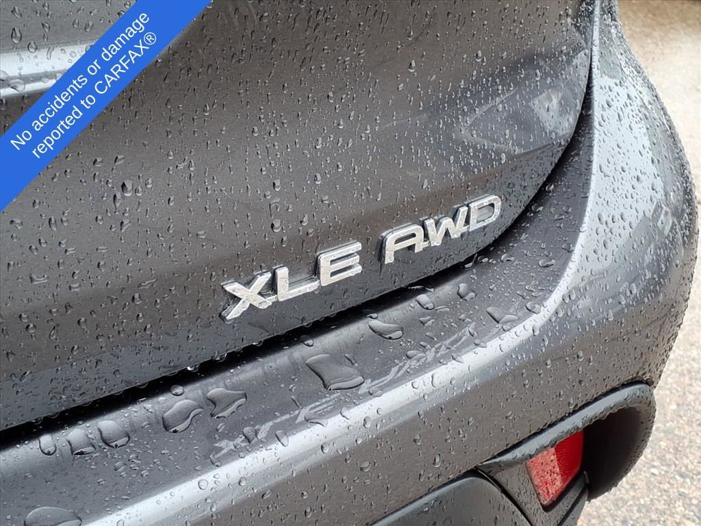 Used 2023 Toyota Highlander XLE image 12