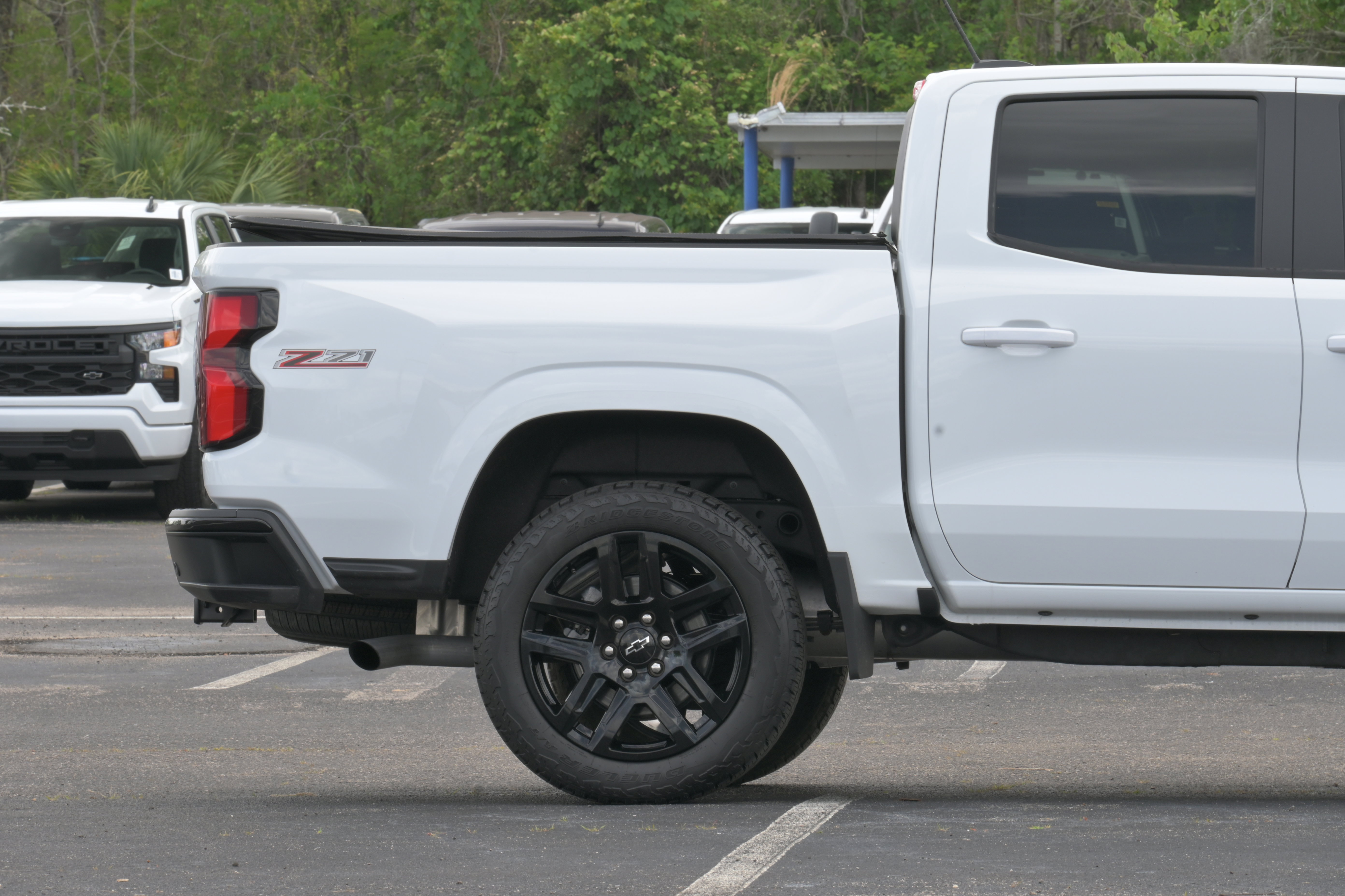 Used 2025 Chevrolet Colorado Z71 w/ Technology Package AWD/4WD image 5