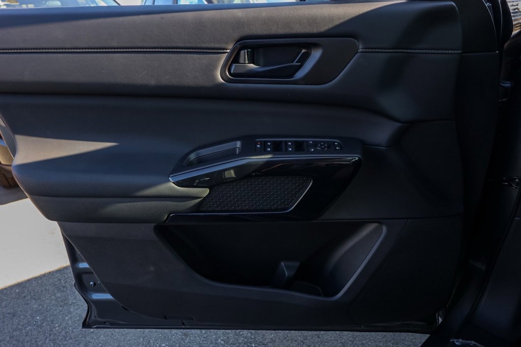 New 2025 Nissan Pathfinder SV image 23