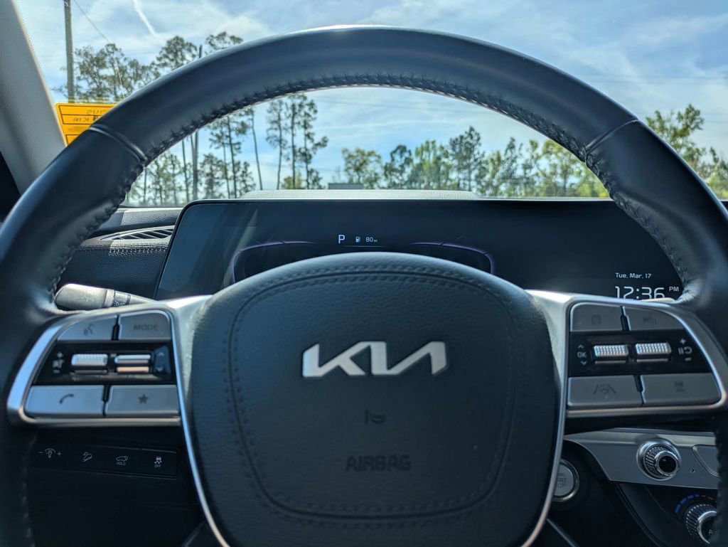 Used 2025 Kia Telluride S image 32