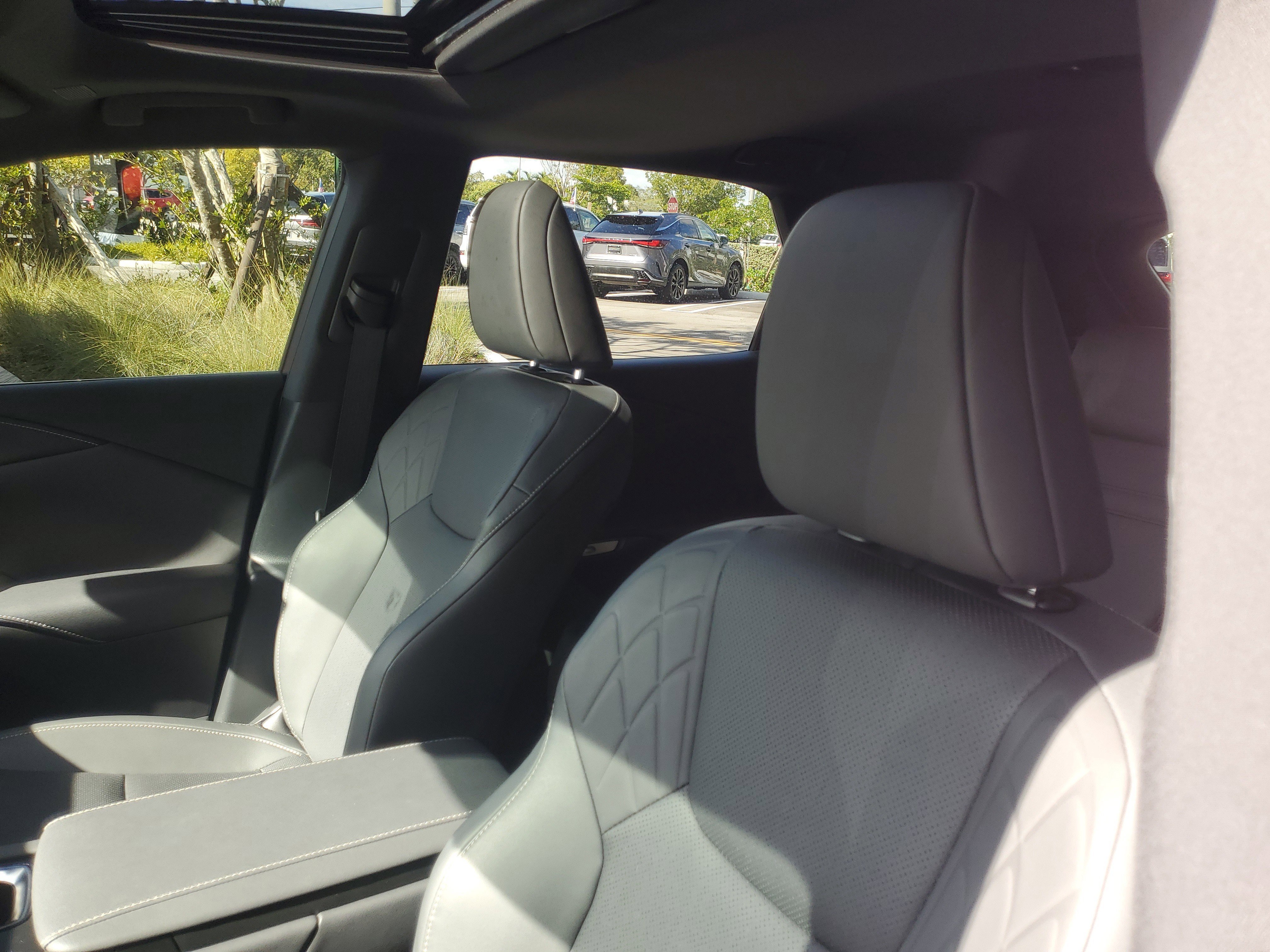 Used 2024 Lexus RX 350 Premium image 16