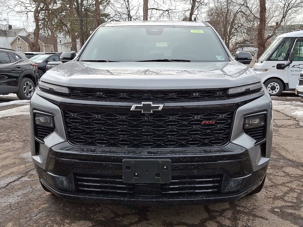 Used 2024 Chevrolet Traverse RS image 3