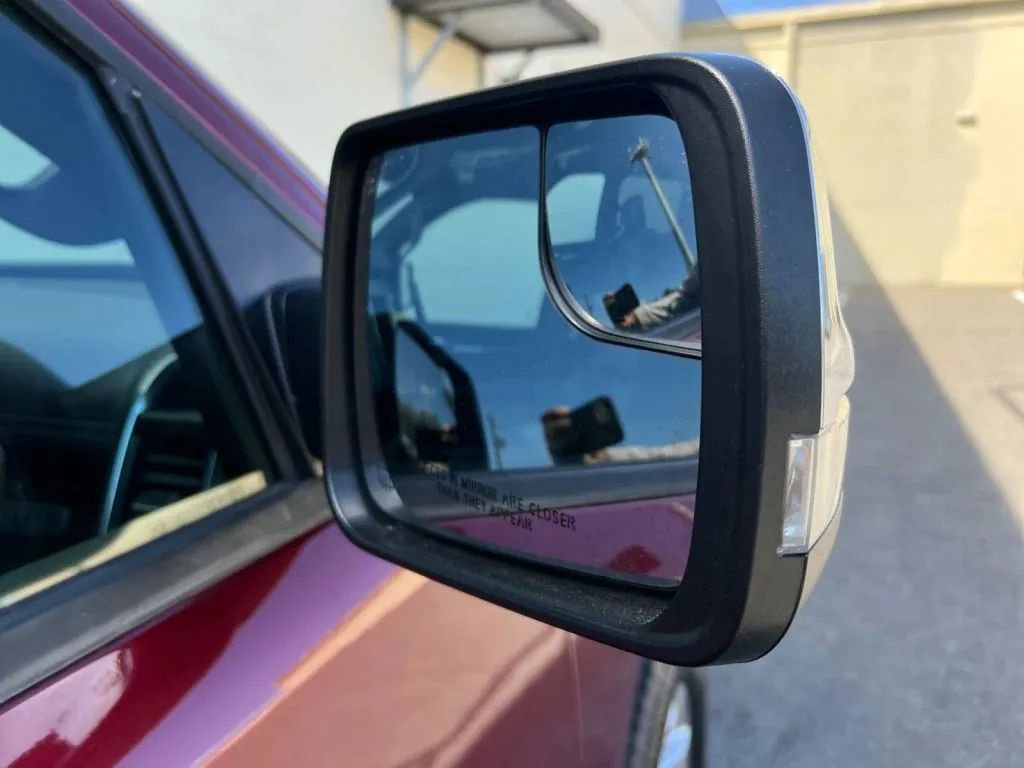 Used 2024 RAM 1500 Laramie RWD image 32