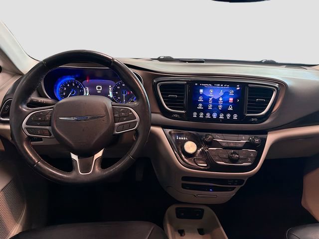 Used 2017 Chrysler Pacifica Touring-L Plus image 20