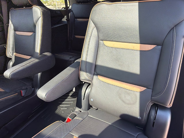 Used 2024 GMC Yukon AT4 w/ Technology Package AWD/4WD image 21
