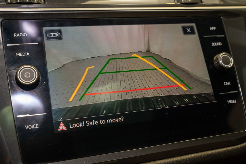 Used 2024 Volkswagen Tiguan SE R-Line image 16