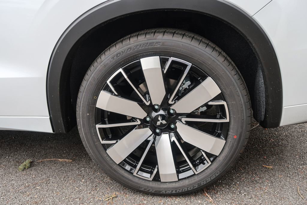 New 2026 Mitsubishi Outlander SEL image 16