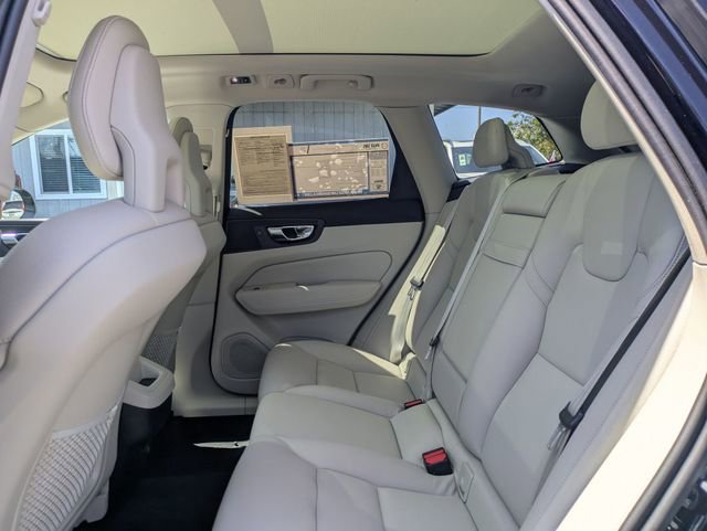 Used 2018 Volvo XC60 T5 Momentum w/ Convenience Package image 25