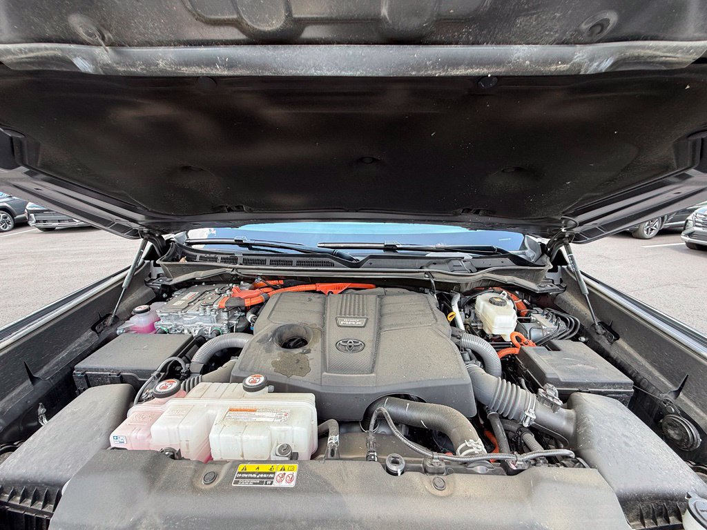 Used 2025 Toyota Sequoia SR5 AWD/4WD image 33