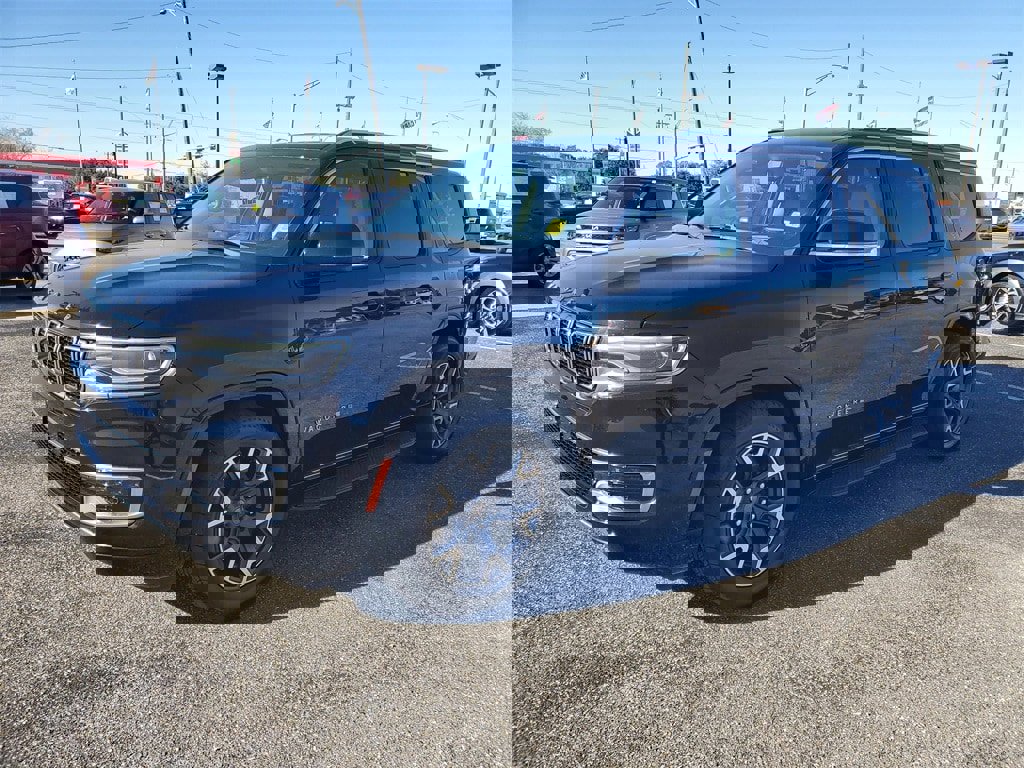 Used 2023 Jeep Wagoneer Series III w/ Preferred Equipment Group image 2