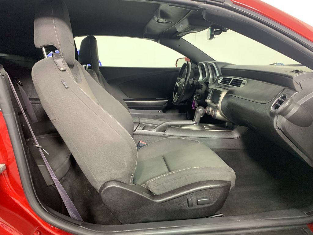 Used 2015 Chevrolet Camaro LT RWD image 33