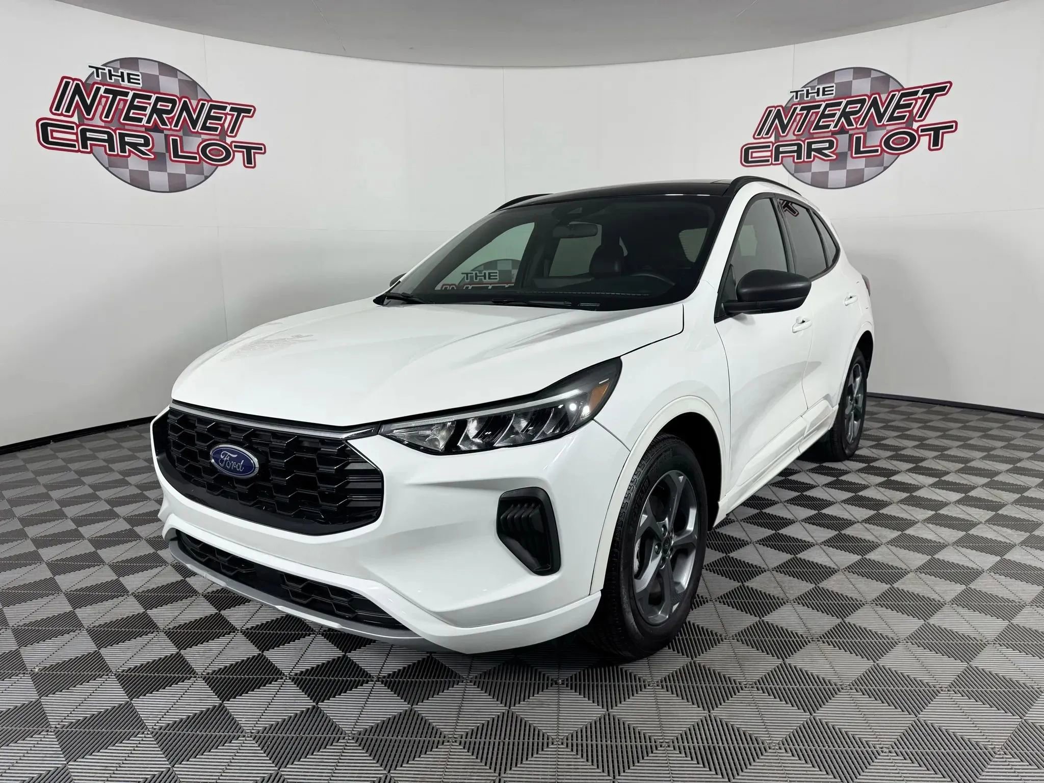 Used 2023 Ford Escape ST-Line w/ Tech Pack #1 image 3