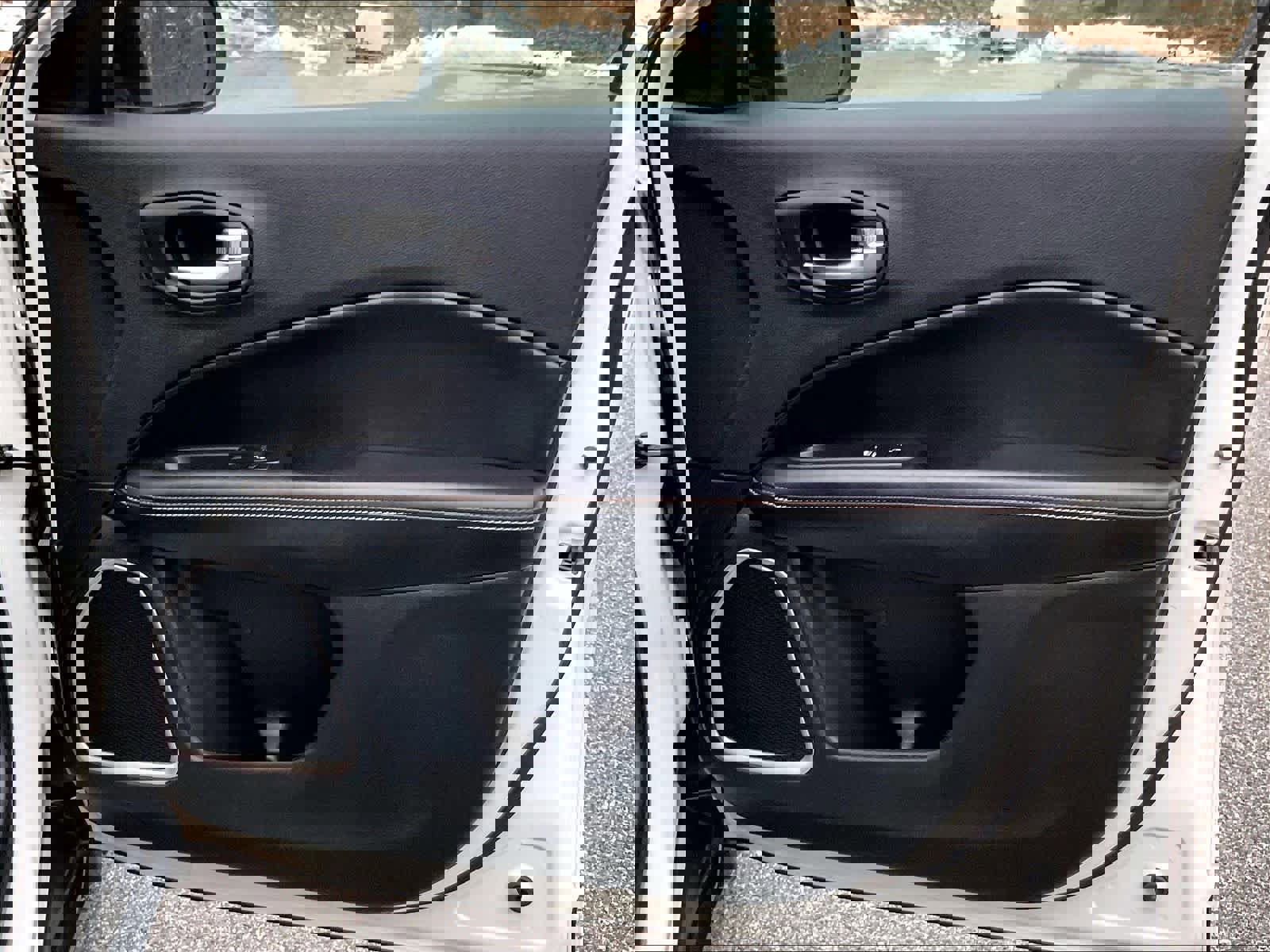 Used 2019 Jeep Compass Latitude w/ Cold Weather Group image 23