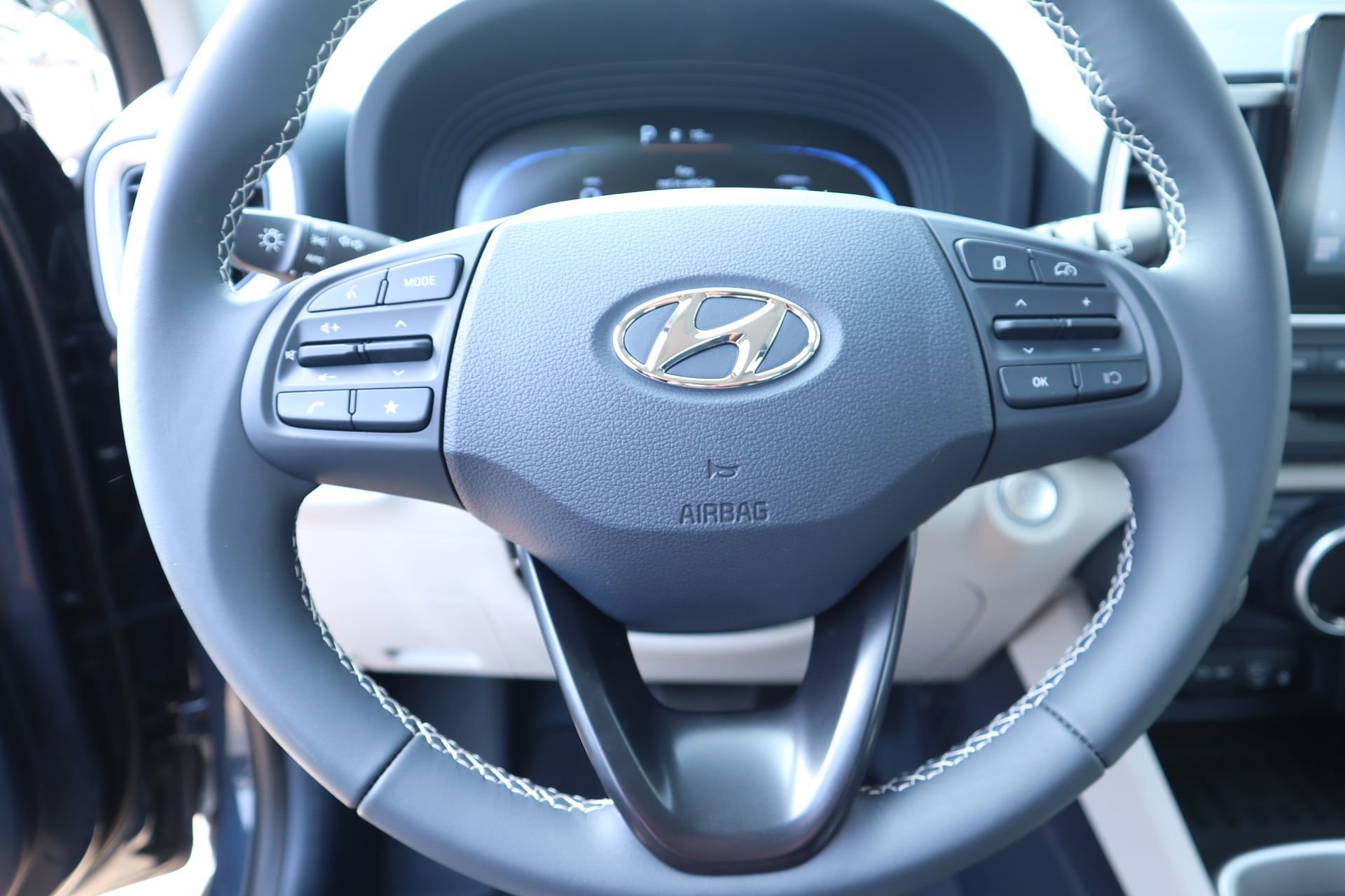 New 2026 Hyundai Venue SEL image 3