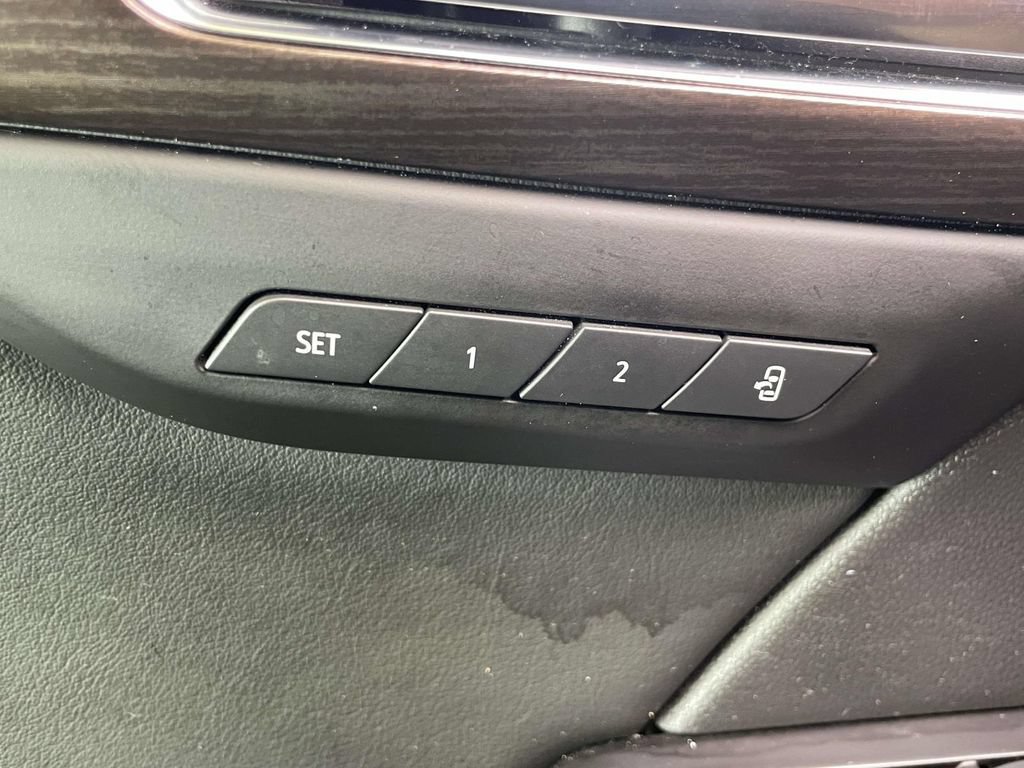 Used 2023 Buick Envision Avenir AWD/4WD image 31