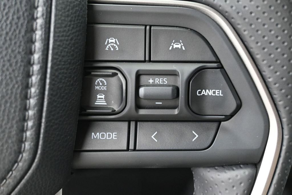 Used 2026 Toyota 4Runner SR5 AWD/4WD image 17