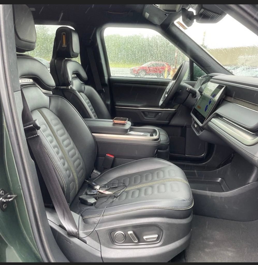 Used 2025 Rivian R1S Adventure Dual AWD/4WD image 14