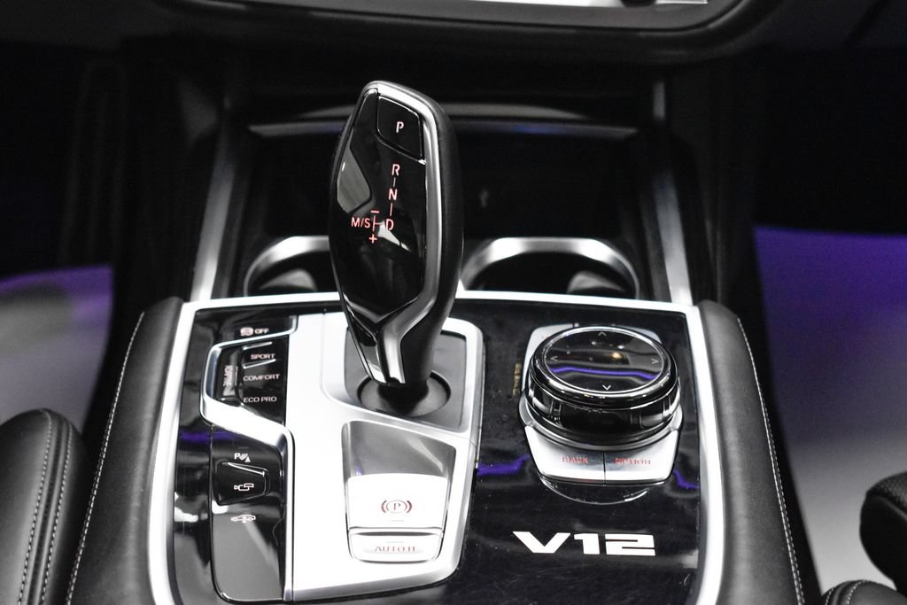 Used 2018 BMW M760i xDrive AWD/4WD image 30