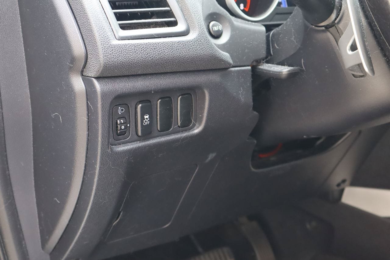 Used 2011 Mitsubishi Outlander Sport SE FWD image 21