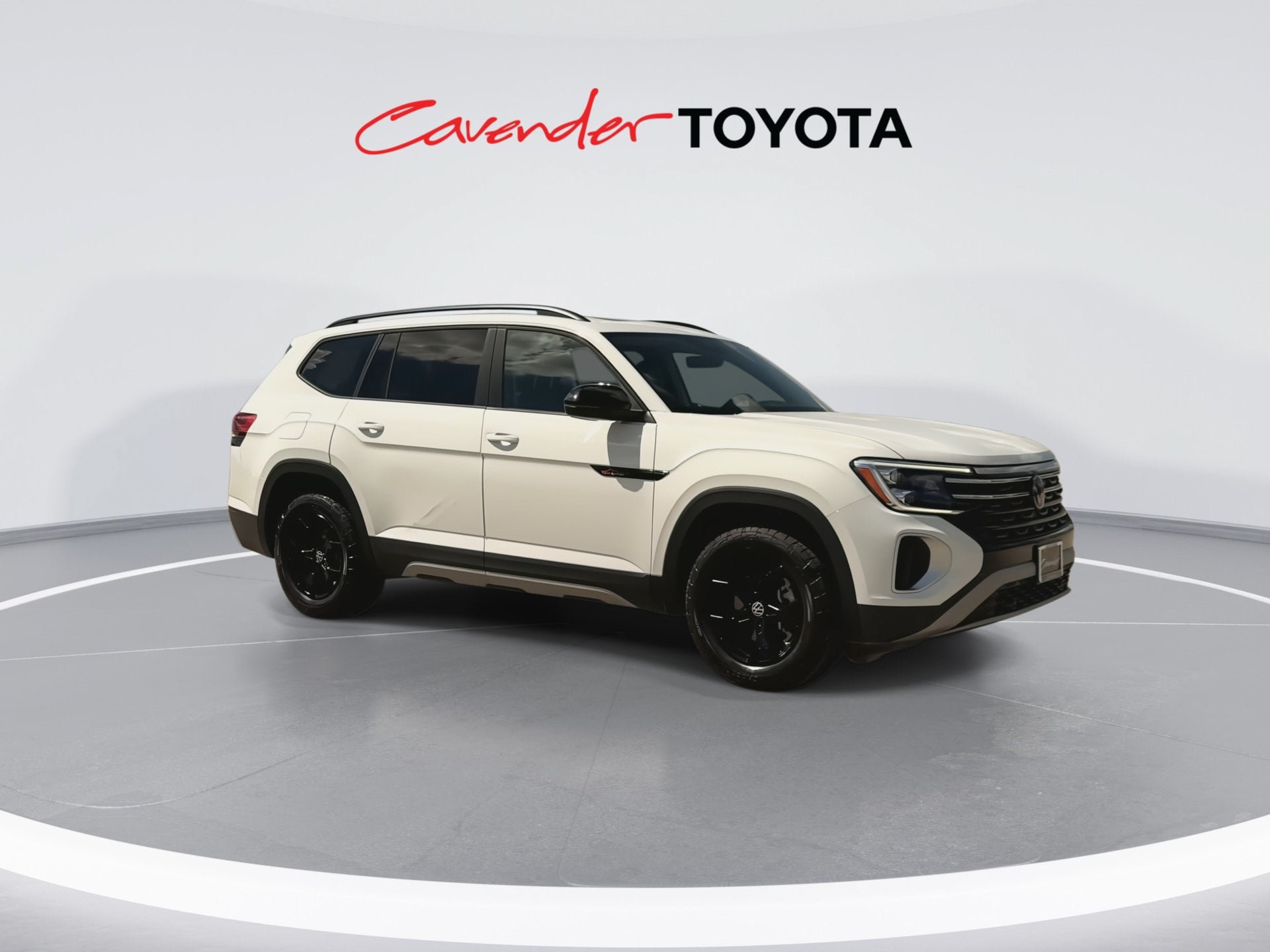 Used 2024 Volkswagen Atlas Peak Edition SE AWD/4WD image 2