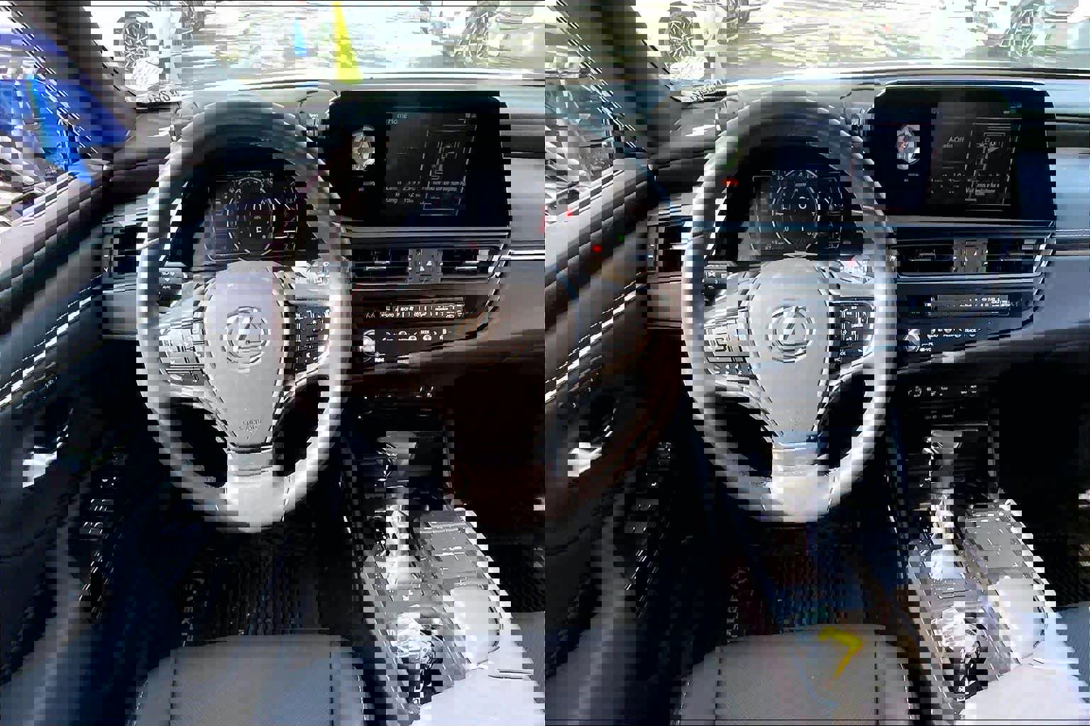 Certified 2022 Lexus ES 350 w/ Premium Package image 6