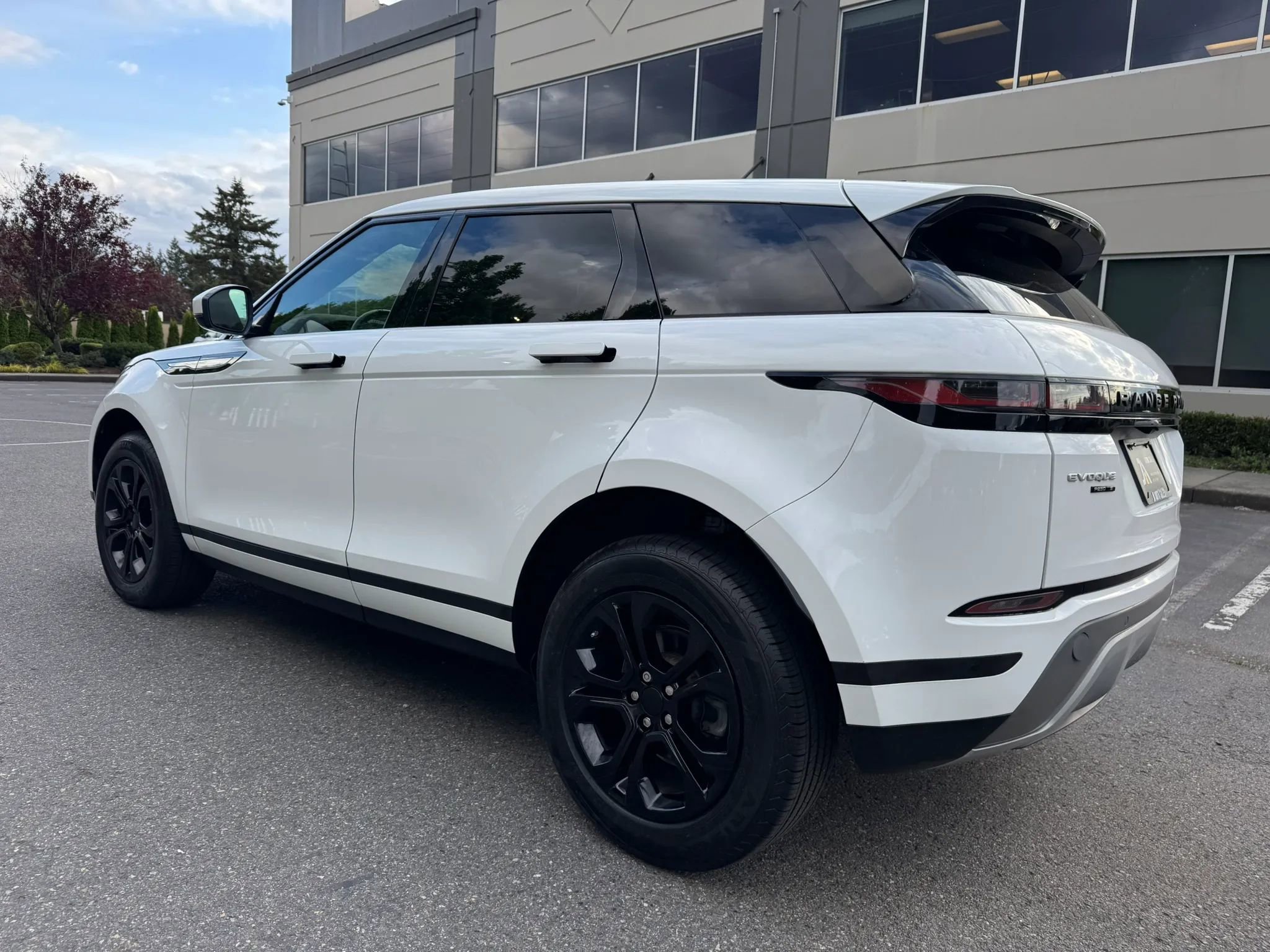 Used 2020 Land Rover Range Rover Evoque S AWD/4WD image 7