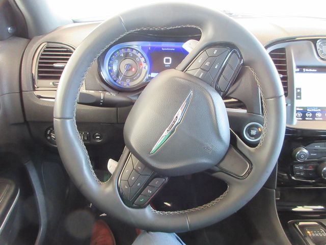 Used 2022 Chrysler 300 S RWD image 34
